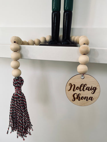 Nollaig Shona wood bead Garland decoration