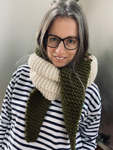 Load image into Gallery viewer, The Clúdach-Handknit super chunky scarf